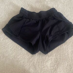 Black Lululemon 2.5 inch inseam low rise hotty hot short